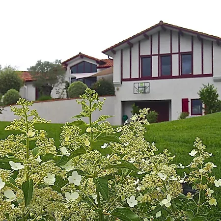 Urdin Xuri Bed and breakfast Ustaritz
